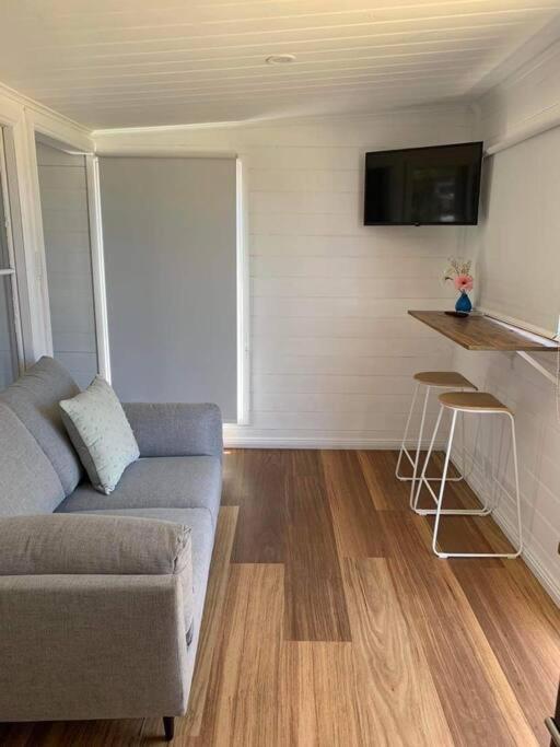 The Wandering Duck - Heritage Tiny House Strahan Esterno foto