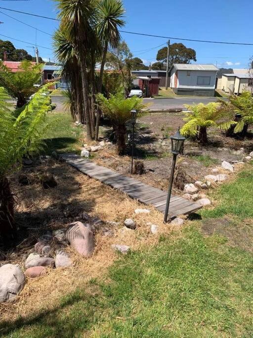 The Wandering Duck - Heritage Tiny House Strahan Esterno foto