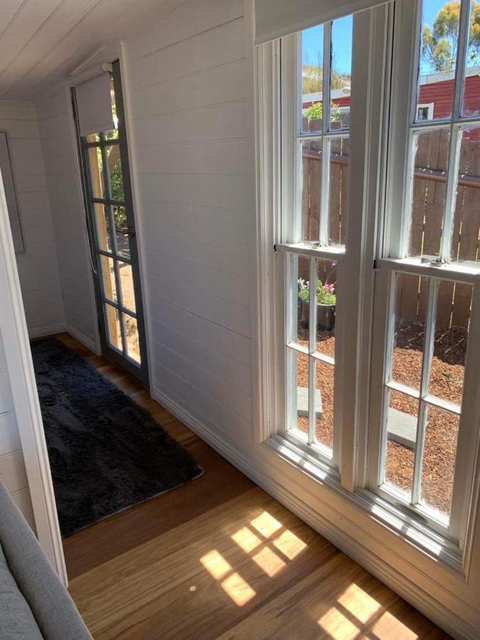 The Wandering Duck - Heritage Tiny House Strahan Esterno foto